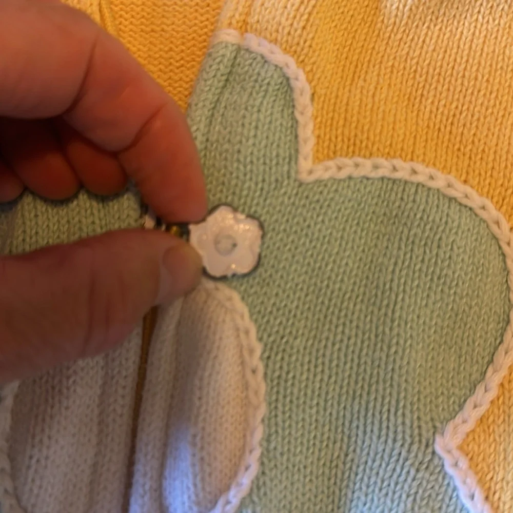 Hartstrings Sweater Hoodie - Picture 10 of 16